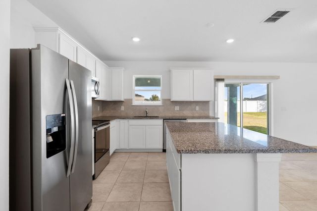 9644 Summers Cay Circle, Thonotosassa, FL 33592