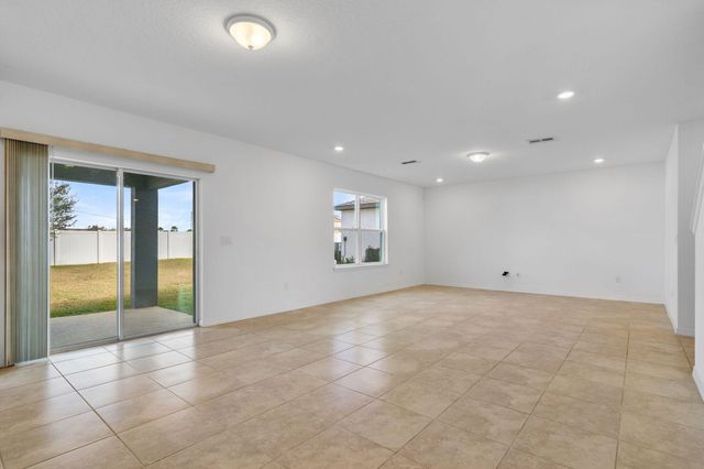 9644 Summers Cay Circle, Thonotosassa, FL 33592