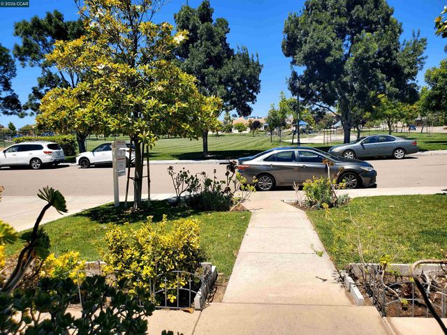 5370 Daffodil Dr, Oakley, CA 94561