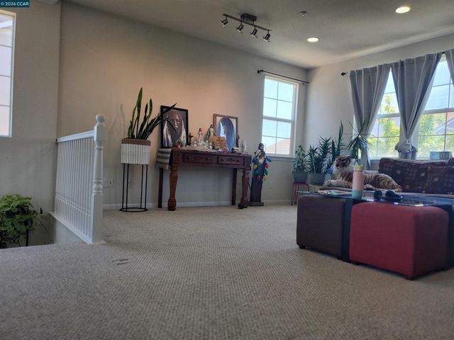 5370 Daffodil Dr, Oakley, CA 94561