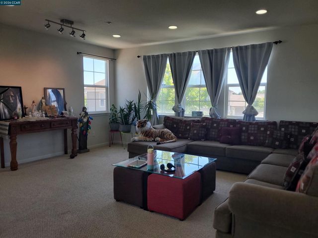 5370 Daffodil Dr, Oakley, CA 94561