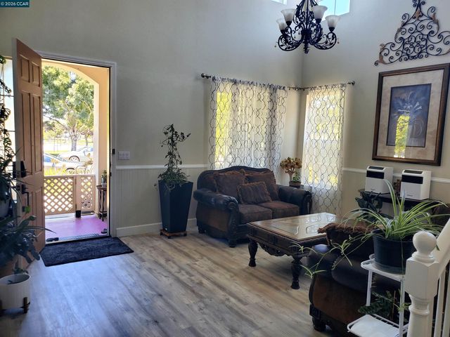 5370 Daffodil Dr, Oakley, CA 94561