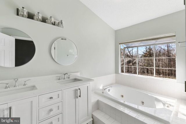 76 CORIANDER DRIVE DR, Princeton, NJ 08540