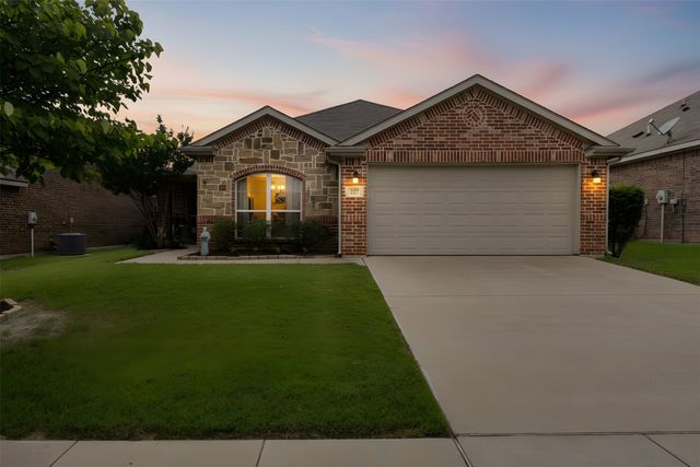 227 Chimney Rock Drive, Waxahachie, TX 75167