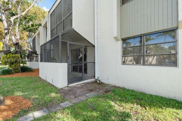 7915 SW 104th St 101G, Miami, FL 33156