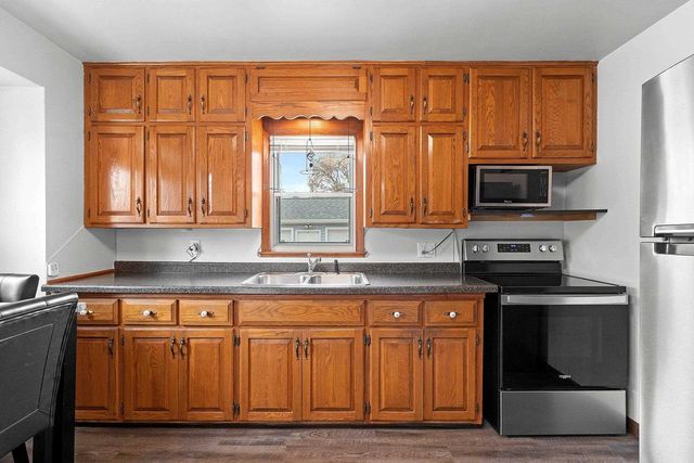 1299 DESNOYERS STREET, Green Bay, WI 54303