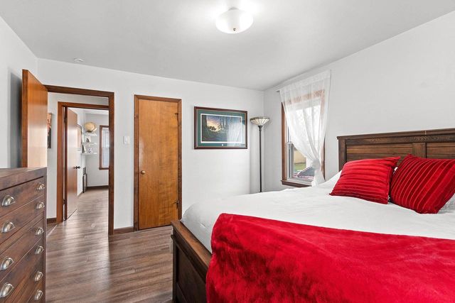 1299 DESNOYERS STREET, Green Bay, WI 54303