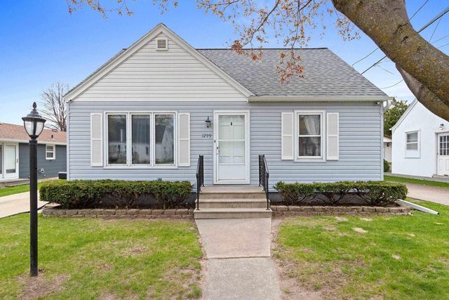 1299 DESNOYERS STREET, Green Bay, WI 54303