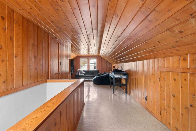 1299 DESNOYERS STREET, Green Bay, WI 54303