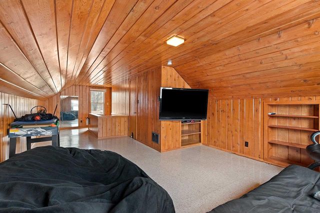 1299 DESNOYERS STREET, Green Bay, WI 54303