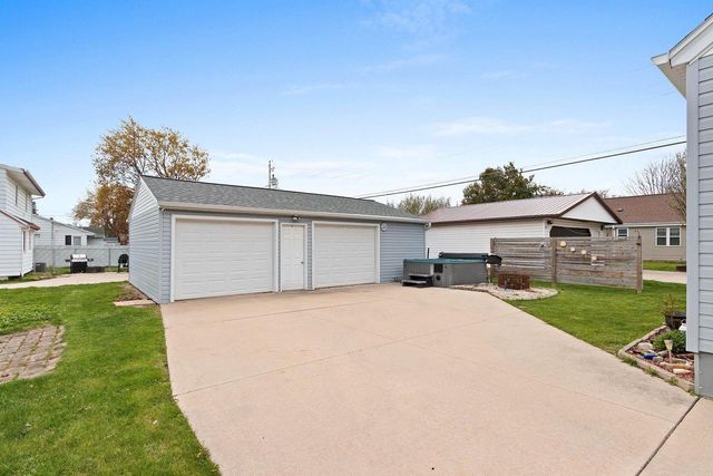 1299 DESNOYERS STREET, Green Bay, WI 54303