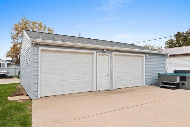 1299 DESNOYERS STREET, Green Bay, WI 54303