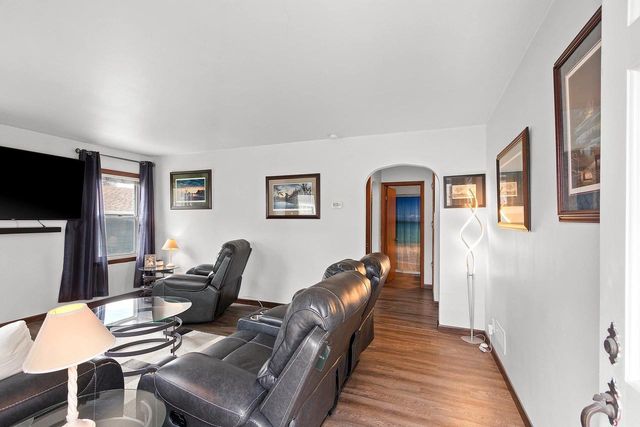 1299 DESNOYERS STREET, Green Bay, WI 54303