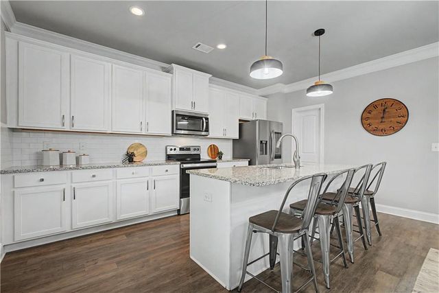 554 Wilbur Drive, Hoschton, GA 30548