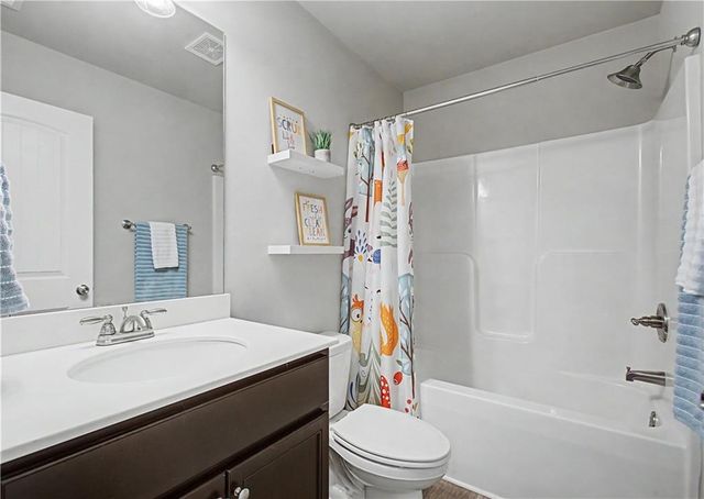 554 Wilbur Drive, Hoschton, GA 30548