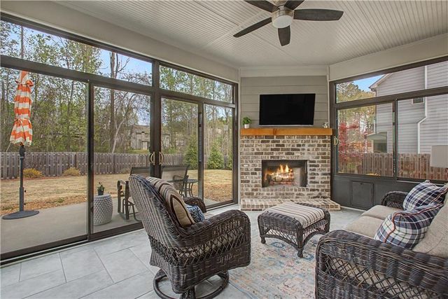 554 Wilbur Drive, Hoschton, GA 30548