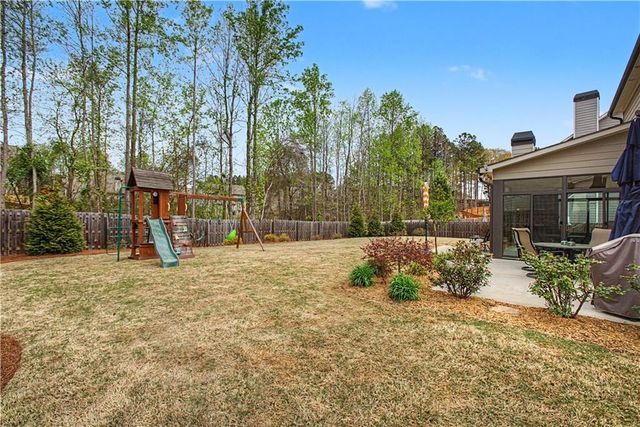 554 Wilbur Drive, Hoschton, GA 30548