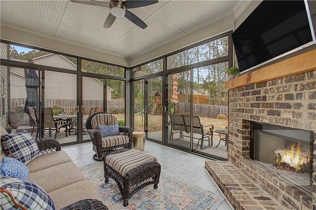 554 Wilbur Drive, Hoschton, GA 30548