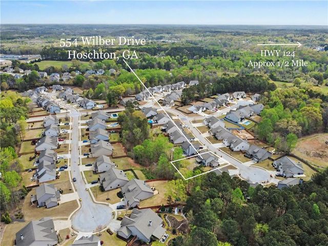 554 Wilbur Drive, Hoschton, GA 30548