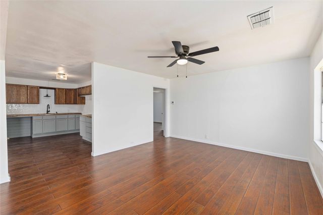 1604 5th ST, Goldthwaite, TX 76844
