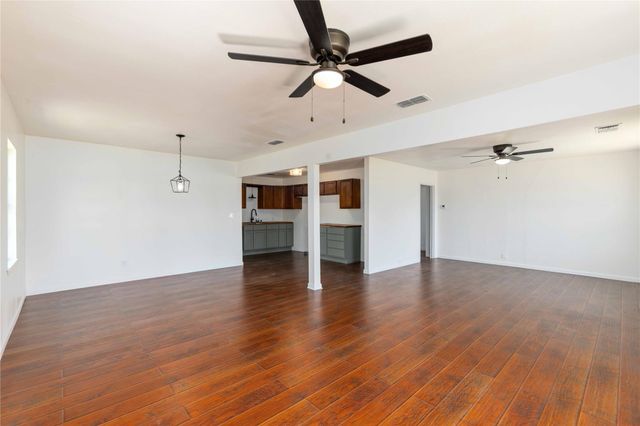 1604 5th ST, Goldthwaite, TX 76844