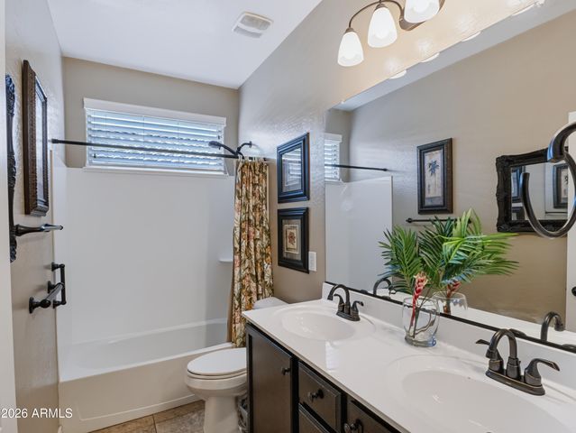 2710 E SADDLEBROOK Road, Gilbert, AZ 85298