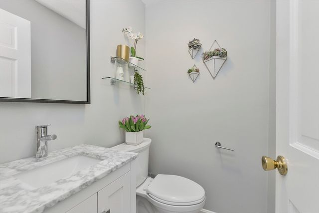 1045 Washington Street 1, Newton, MA 02465