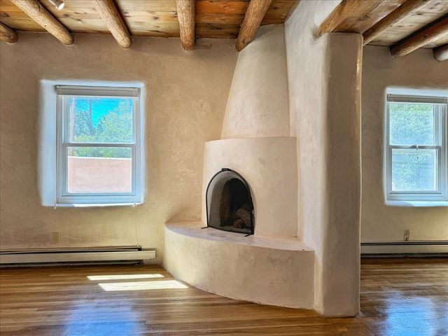 951 Camino Santander, Santa Fe, NM 87505