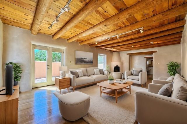 951 Camino Santander, Santa Fe, NM 87505