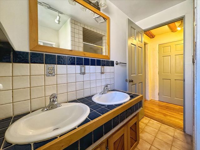 951 Camino Santander, Santa Fe, NM 87505