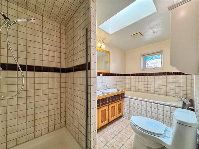 951 Camino Santander, Santa Fe, NM 87505