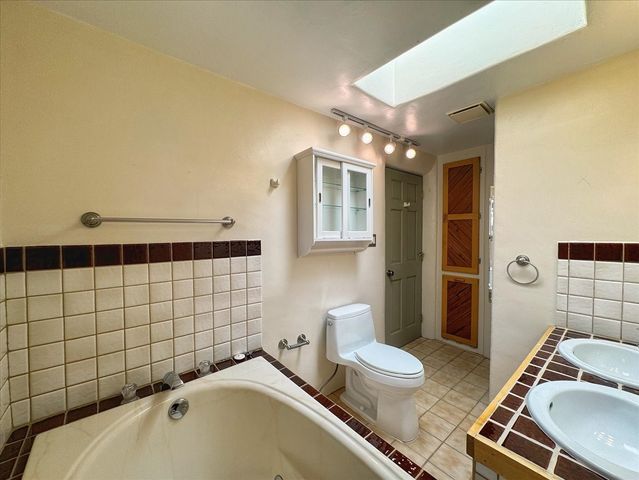 951 Camino Santander, Santa Fe, NM 87505