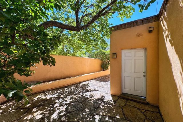 951 Camino Santander, Santa Fe, NM 87505