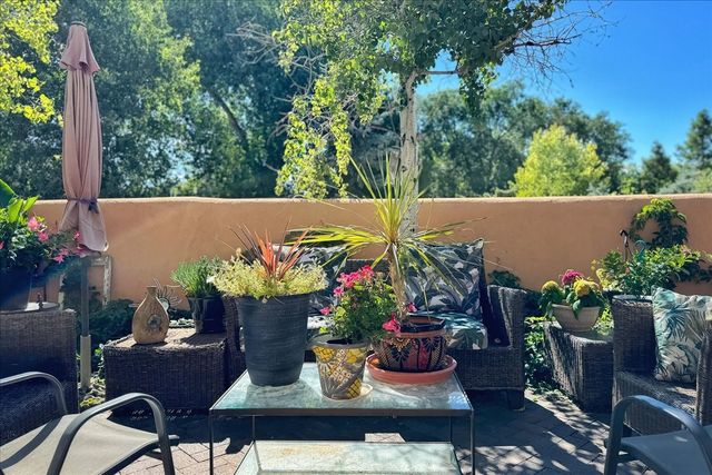 951 Camino Santander, Santa Fe, NM 87505