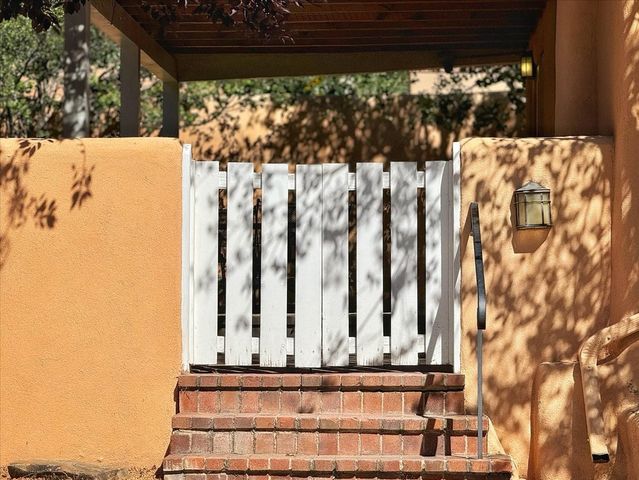 951 Camino Santander, Santa Fe, NM 87505