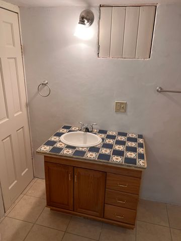 951 Camino Santander, Santa Fe, NM 87505