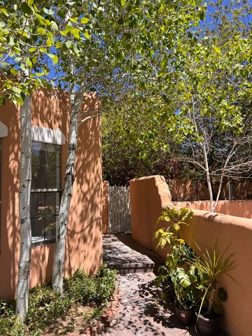 951 Camino Santander, Santa Fe, NM 87505