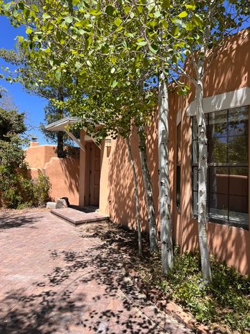 951 Camino Santander, Santa Fe, NM 87505