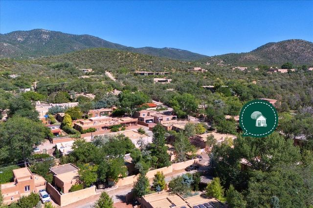 951 Camino Santander, Santa Fe, NM 87505