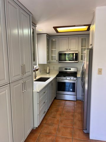 951 Camino Santander, Santa Fe, NM 87505