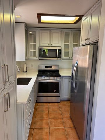 951 Camino Santander, Santa Fe, NM 87505