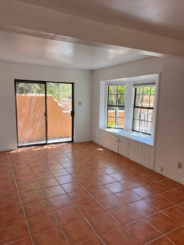951 Camino Santander, Santa Fe, NM 87505