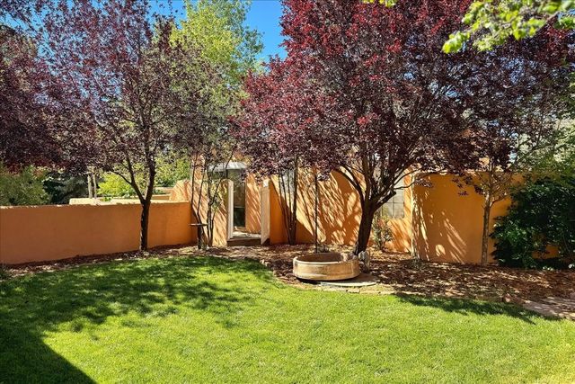 951 Camino Santander, Santa Fe, NM 87505