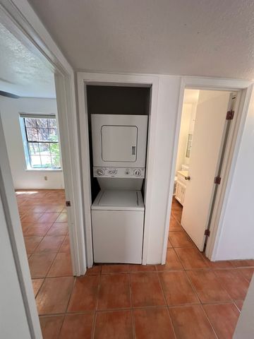 951 Camino Santander, Santa Fe, NM 87505