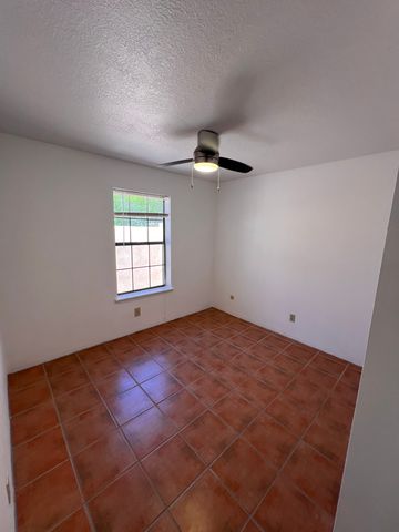 951 Camino Santander, Santa Fe, NM 87505