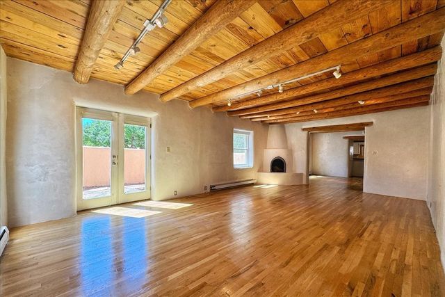 951 Camino Santander, Santa Fe, NM 87505