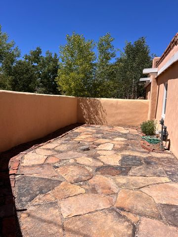 951 Camino Santander, Santa Fe, NM 87505