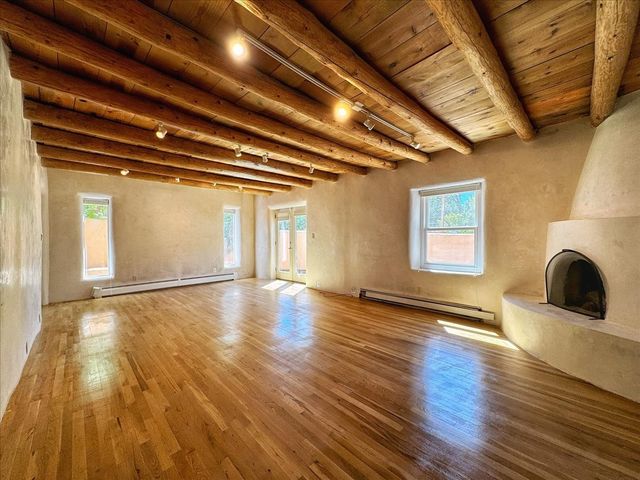 951 Camino Santander, Santa Fe, NM 87505