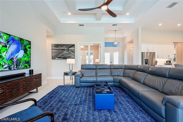 14232 Laguna Springs LN, Naples, FL 34114