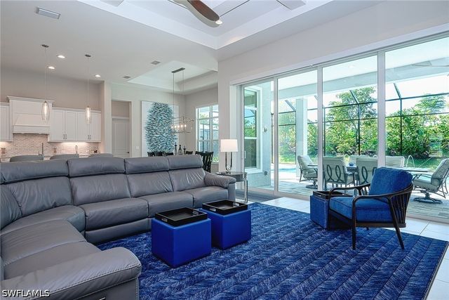14232 Laguna Springs LN, Naples, FL 34114